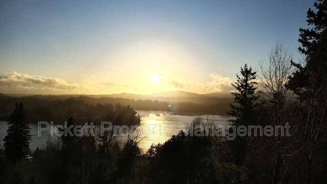 Building Photo - 3340 Narrows View Ln NE