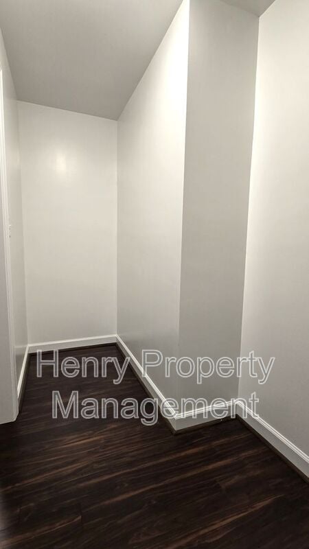 Building Photo - 121 Harvestwood Dr