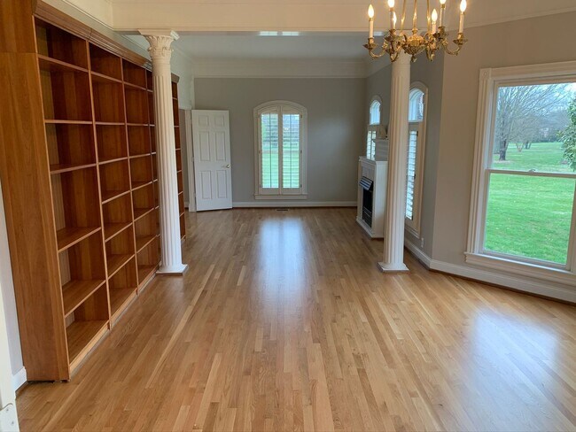 Building Photo - 5000 Square Feet on 7 Acres in Heart of Franklin