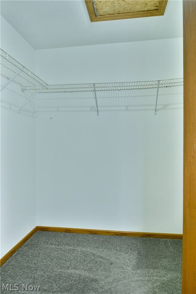 Building Photo - 2237 Cadwallader Sonk Rd