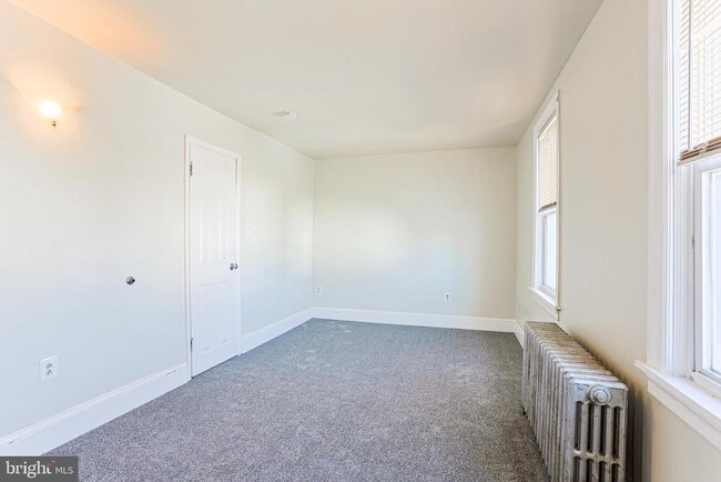 Building Photo - 349 S Springfield Rd