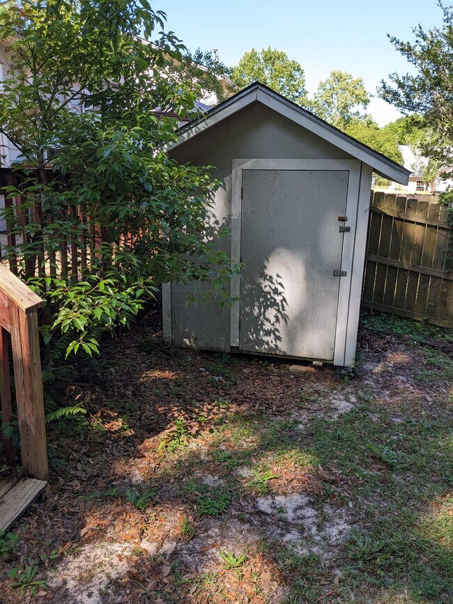 Building Photo - 3412 Daylily Ln