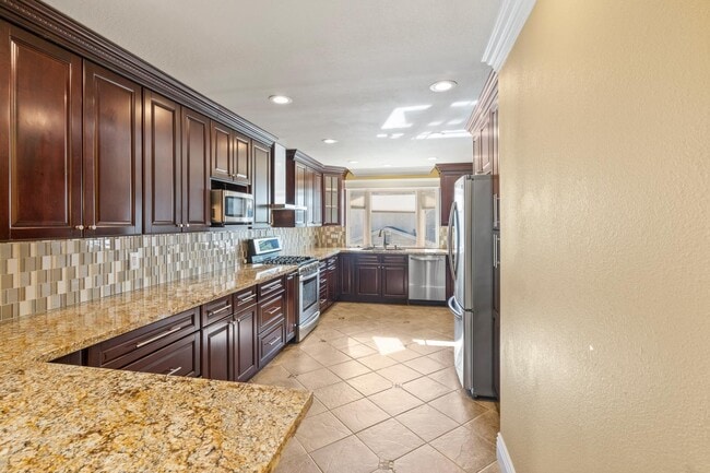 Building Photo - 2726 El Prado Rd