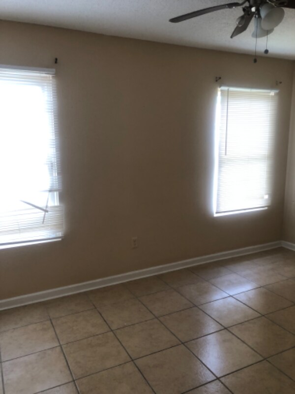 Building Photo - 5216 Cross Creek Dr