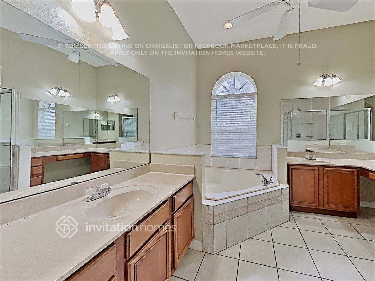 Building Photo - 2842 Strand Cir