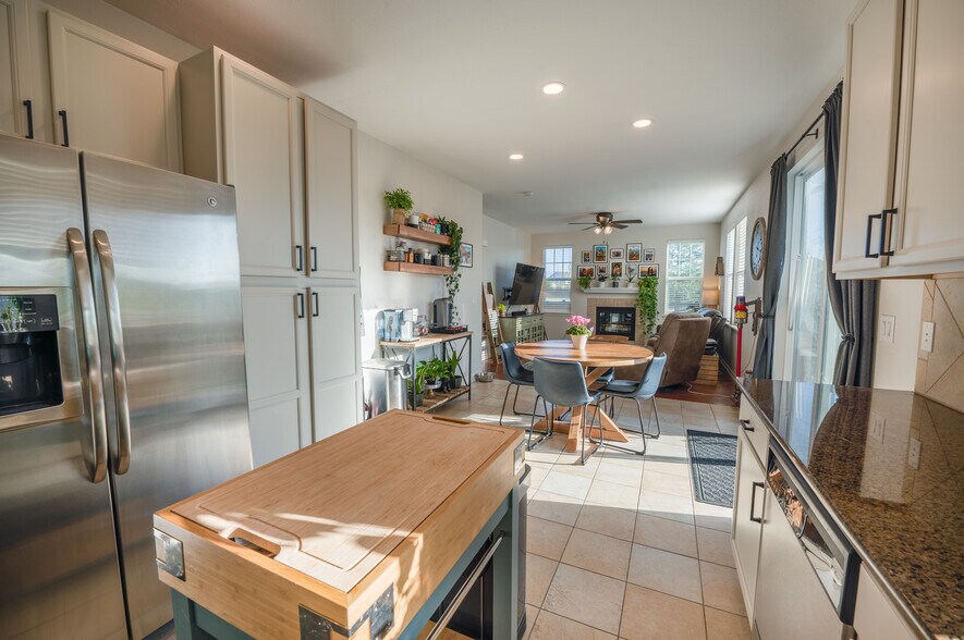 Building Photo - 7047 Whitebark Ln