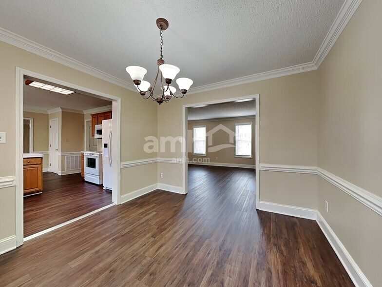 Building Photo - 425 Craver Pointe Dr