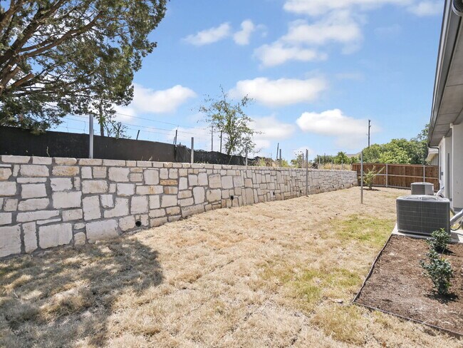Building Photo - "Charming 3-Bed Condo Retreat with 2 Full Baths – 1475 Sq Ft of Comfort in Georgetown, TX!"
