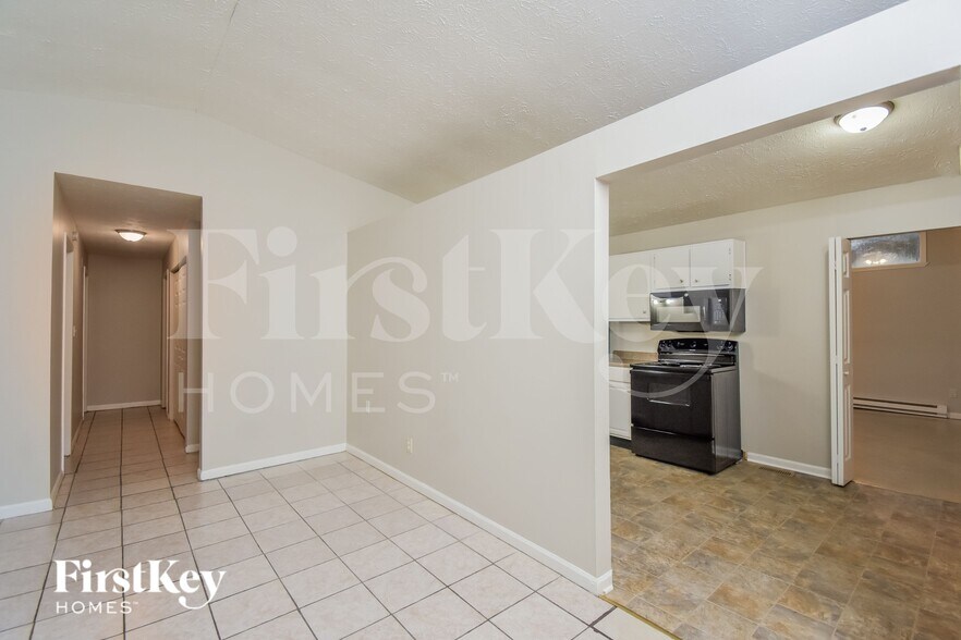 Building Photo - 5707 Windward Way