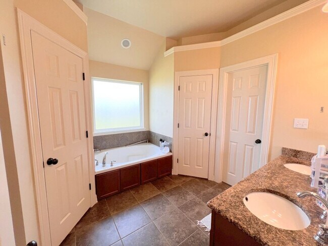 Building Photo - Savannah Place in South Bossier
