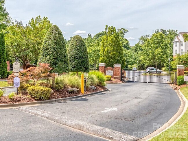 Building Photo - 14339 San Paolo Ln