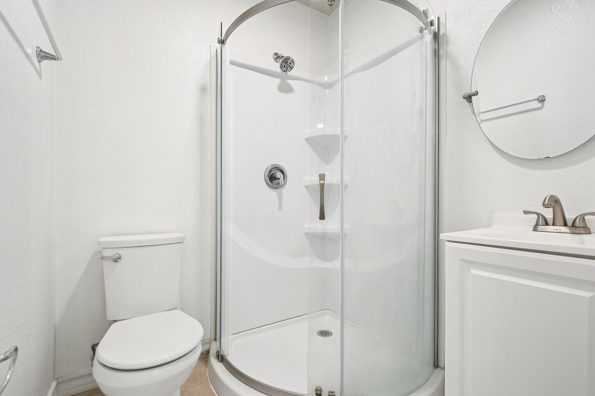 Bathroom 4 - 7634 Leonardo Dr