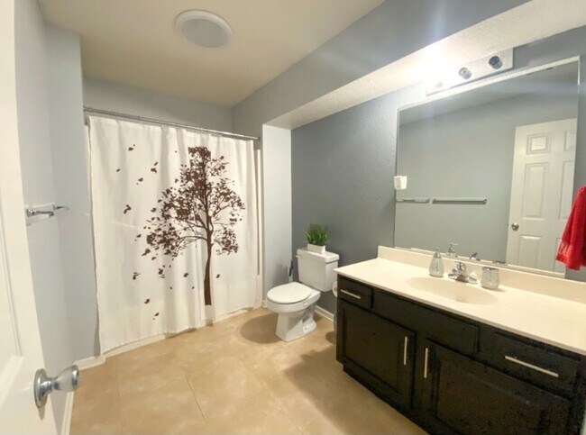 Building Photo - Italian Estates Property Management