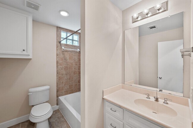 Building Photo - 2710 Hullsmith Dr