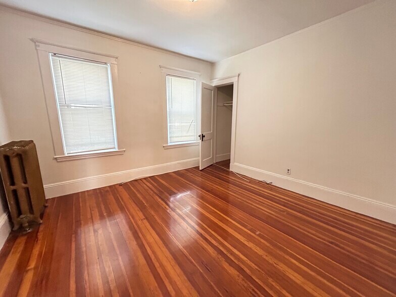 Building Photo - 39 Turner St