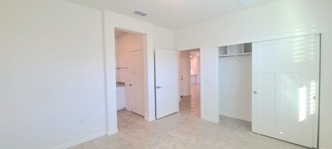 Building Photo - Beautiful Single Story Home in 55 + Commun...