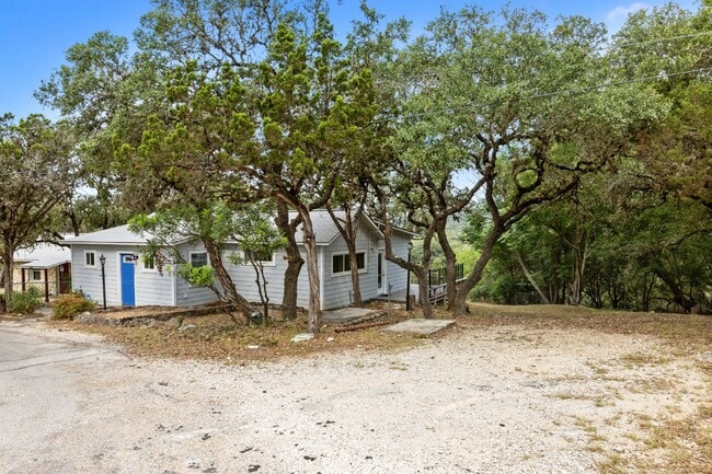 Building Photo - Charming Hilltop Cottage in Grey Forest