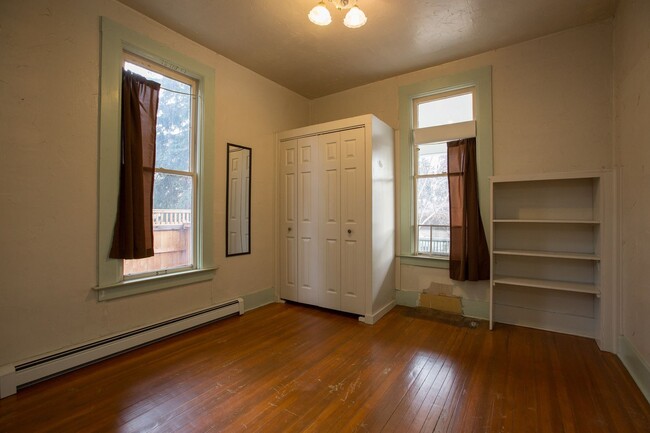 Building Photo - 103 N Sherwood St