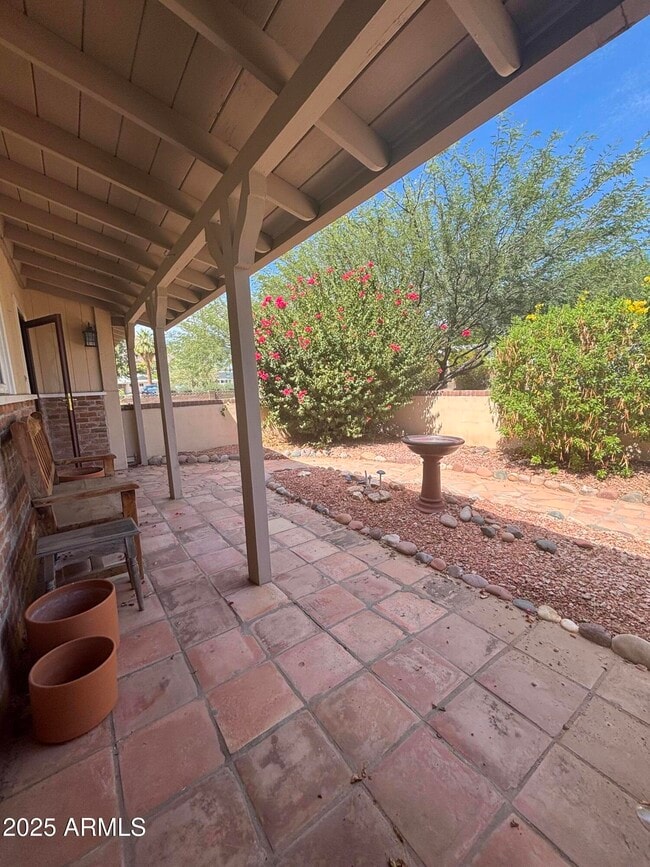 Building Photo - 6923 E Rancho Vista Dr