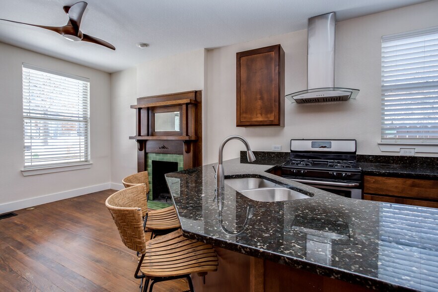 Building Photo - 3326 Quivas St