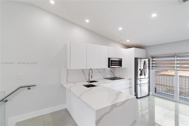 Building Photo - 3375 W 76th St