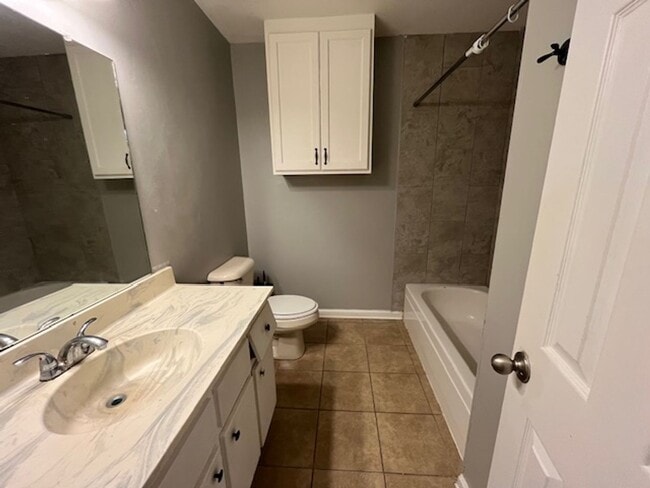 Building Photo - Renovated 3 Bedroom 2 Bath Home for Rent!!