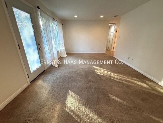 Building Photo - 6926 E Rendina St