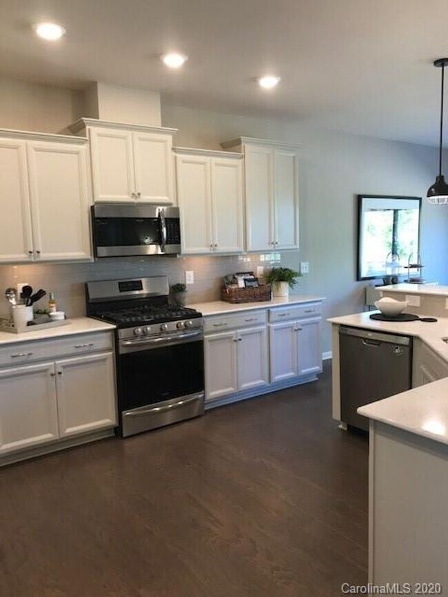 Building Photo - Coming Soon! 5BR/4.5BA | Newly Renovated Single Family Home | In Cortona!