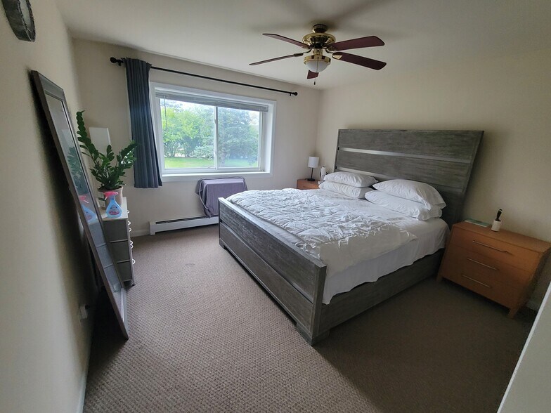 Building Photo - 2214 S Goebbert Rd