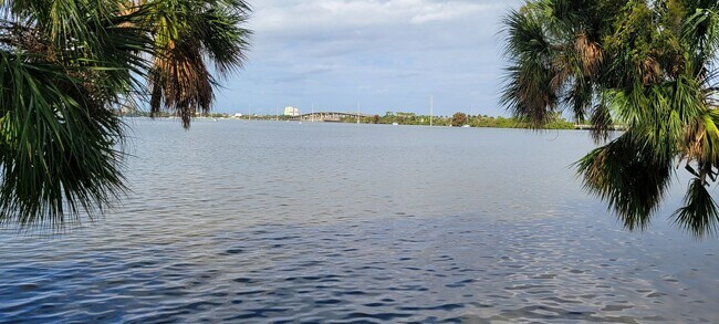 Building Photo - Funished Resort Style Condo in Gated Community- River Front