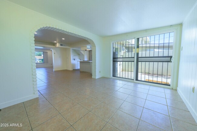 Building Photo - 4558 N 15th Ave