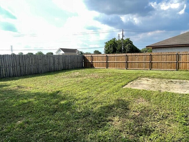 Building Photo - 16910 Quail Glen Dr