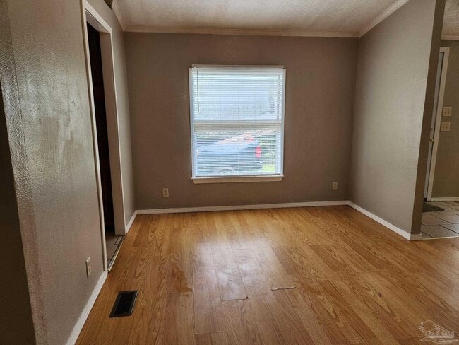 Building Photo - 5718 Brooks Ln