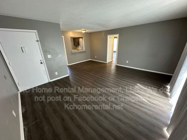 Building Photo - 8725 Countryshire Ln