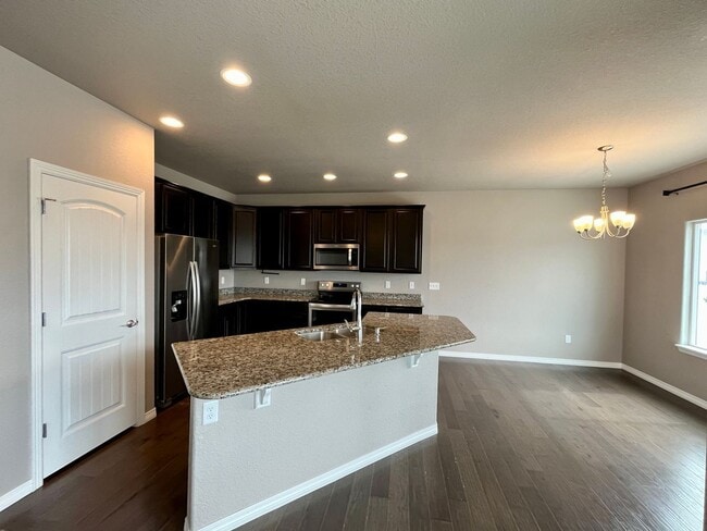 Building Photo - 1843 Ruddlesway Dr