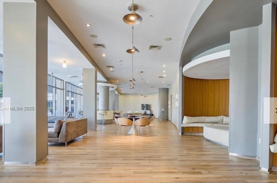 Building Photo - 10275 Collins Ave