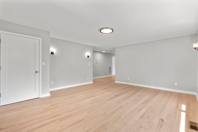 Building Photo - 784 Atlantic St