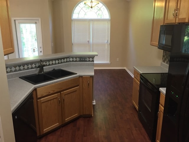 Building Photo - 171 Arbor Village Dr