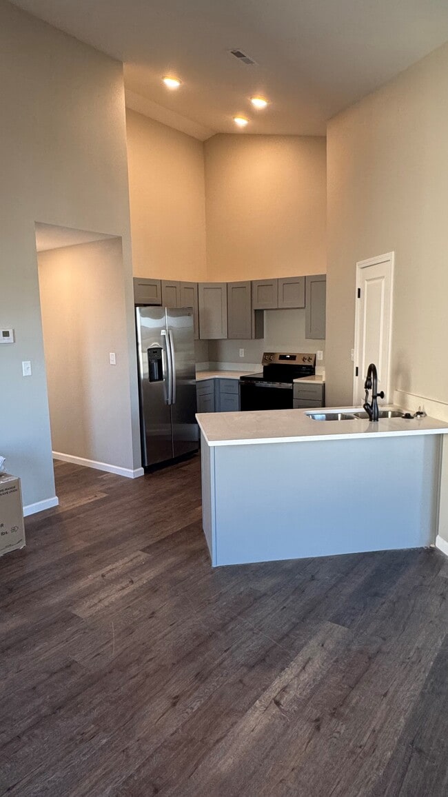 Building Photo - 704 Harbor Woods Dr