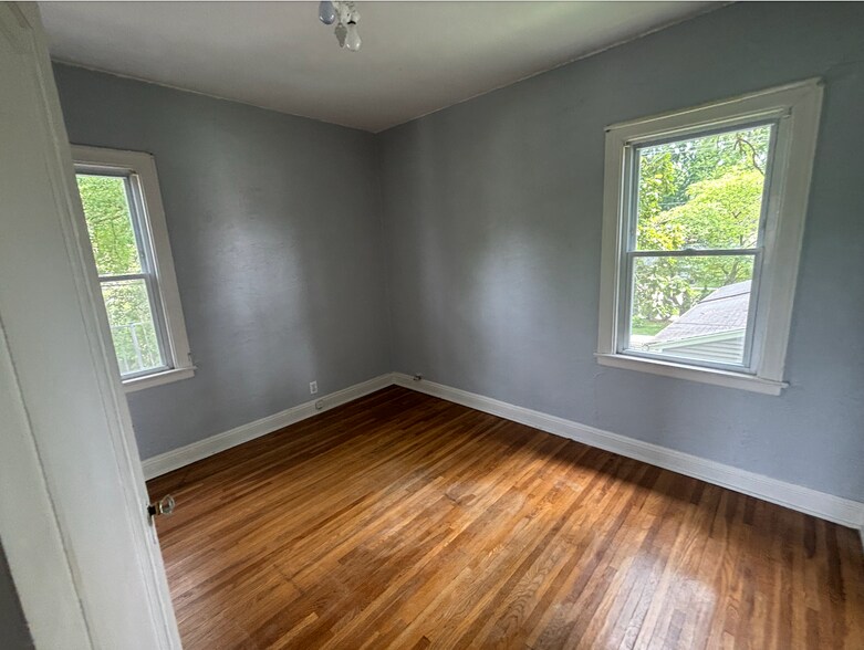 Bedroom 2 - 209 W Dudley St