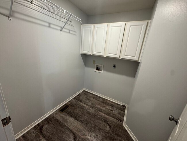 Building Photo - BEAUTIFUL PATIO  HOME IN NIXA