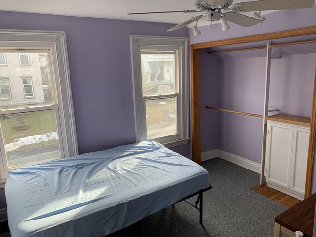 525/mo unit only available for 2025-2026 academic year - 2219 12th St