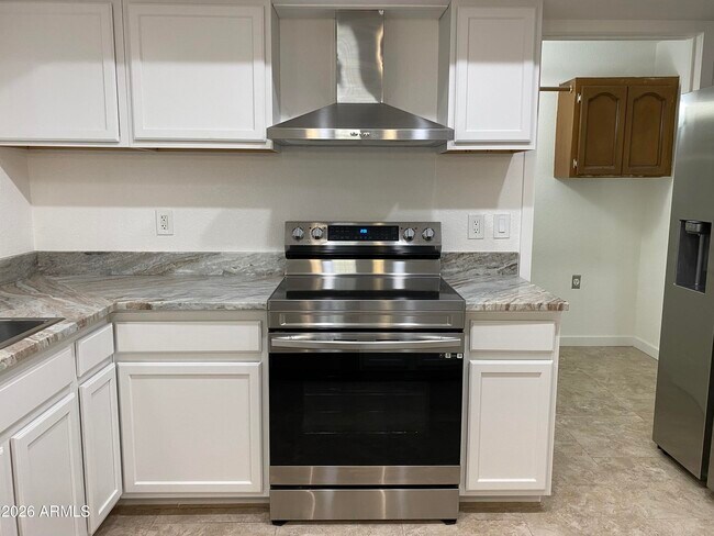 Building Photo - 2121 W Sequoia Dr