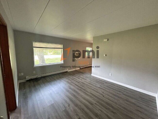 Building Photo - 660 N Hobart Rd