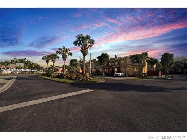 Building Photo - 60 SE 6th Rd