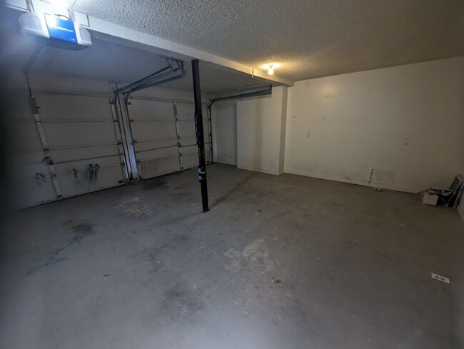 Building Photo - Hanahan Lake View Home for Lease
