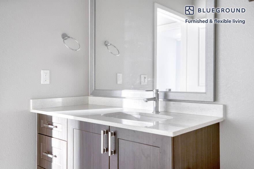 Building Photo - 98 North First Street-SI FL5-ID1309