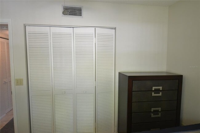 Building Photo - 336 Woodlake Wynde