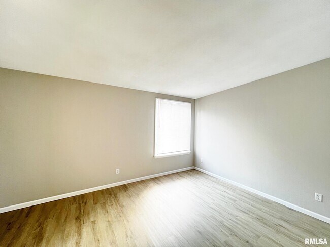 Building Photo - 6809 N Frostwood Pkwy