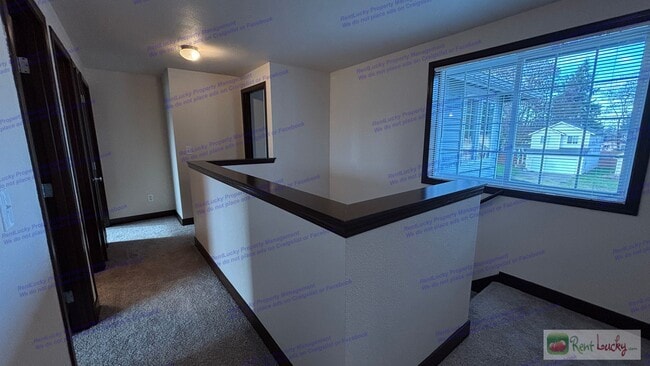 Building Photo - CFC (Russell)-Spanaway Duplex